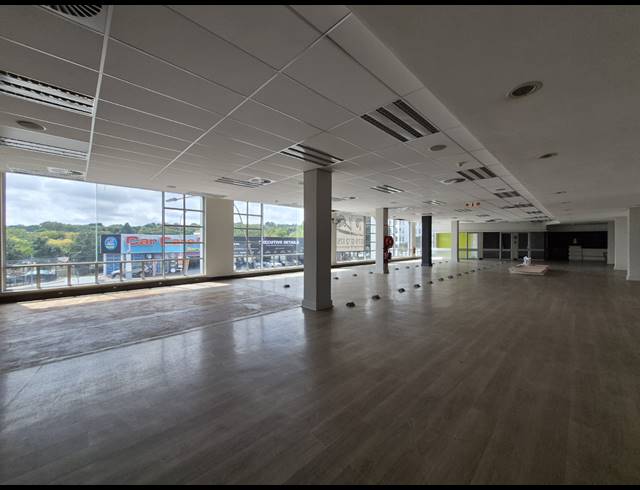 6,227M² RETAIL TO LET IN CRAIGHALL PARK